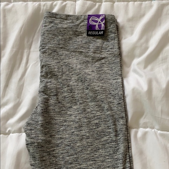TNA brand new grey leggings! - Picture 1 of 3